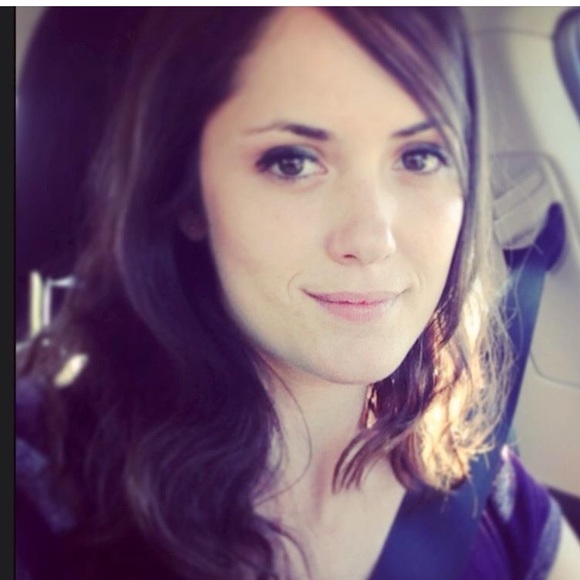 Meet your Posher, Christie - Picture 1 of 1